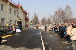 В городском поселке Северо-Енисейский вручили ключи от квартир в новом доме