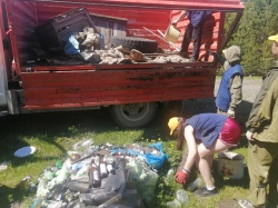 Работа в рамках проведения санитарной пятницы по благоустройству на территории Северо-Енисейского района